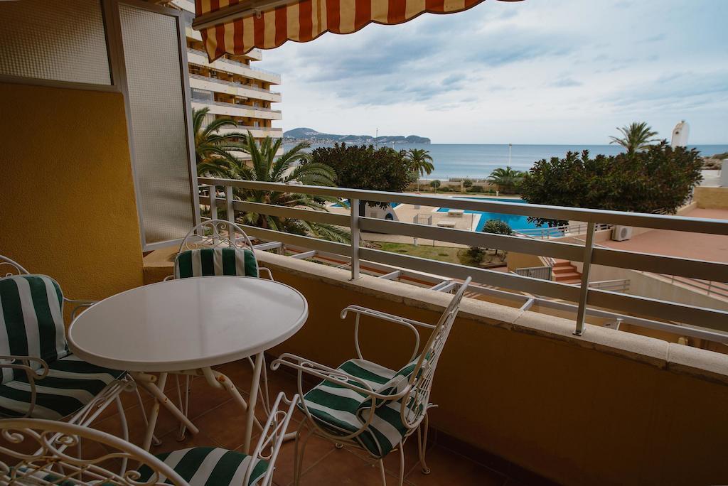 Sea Front Voramar Apartment Calp Zimmer foto