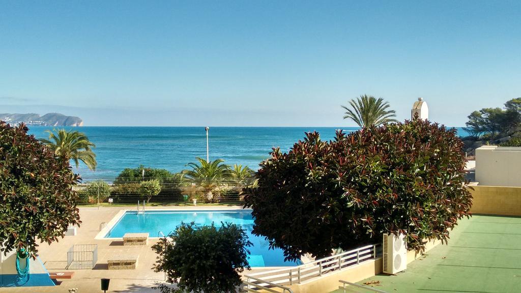 Sea Front Voramar Apartment Calp Zimmer foto